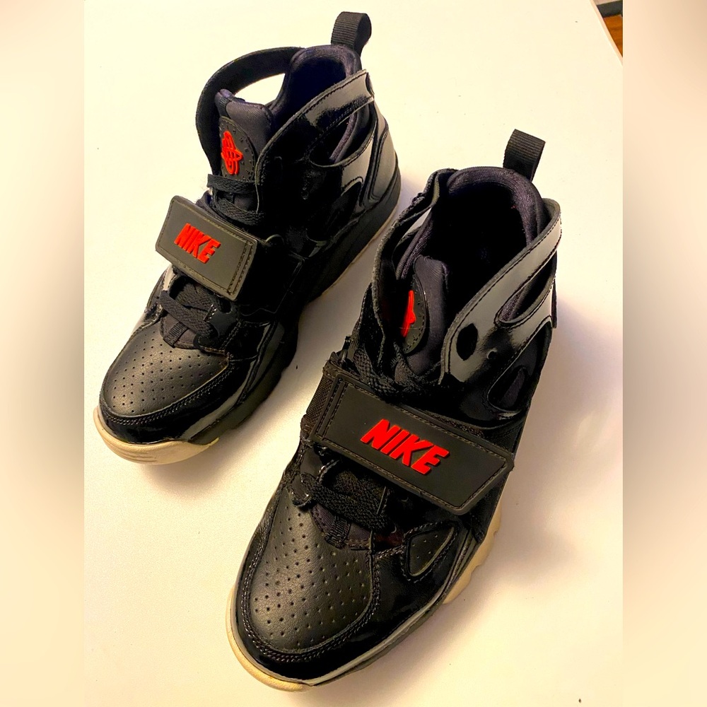 Nike Air Trainer Huarache GS Size: Y: 7 W: 5 1/2